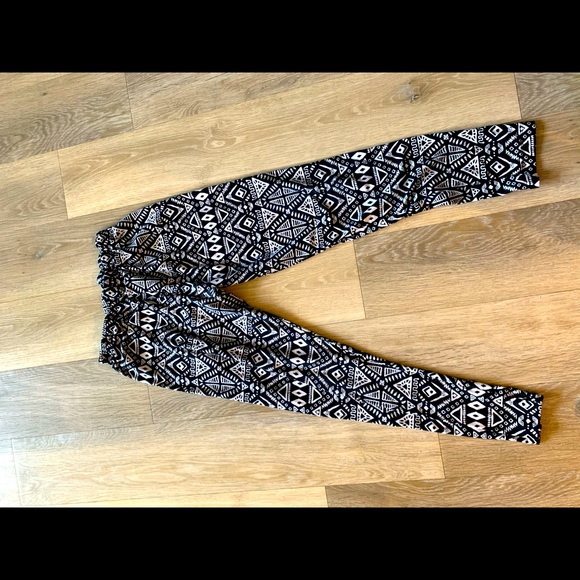 Size Large (11-13) leggings - Picture 1 of 1